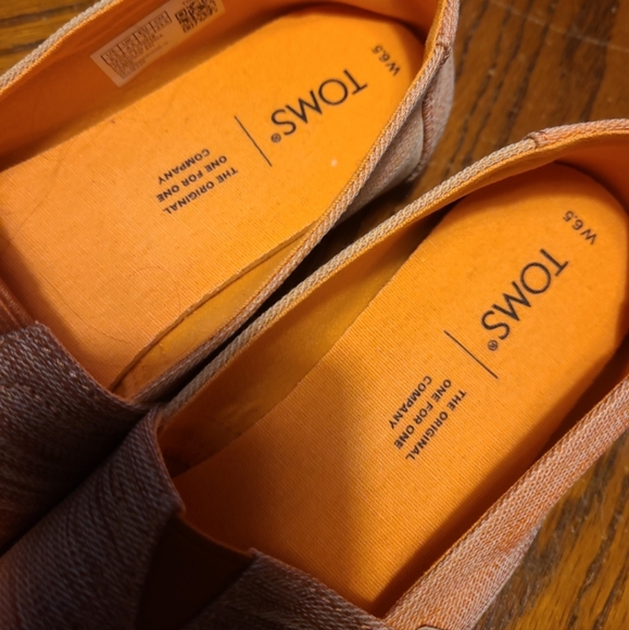 Tom's brown multi digital ombre woven slip on shoes - Picture 3 of 4